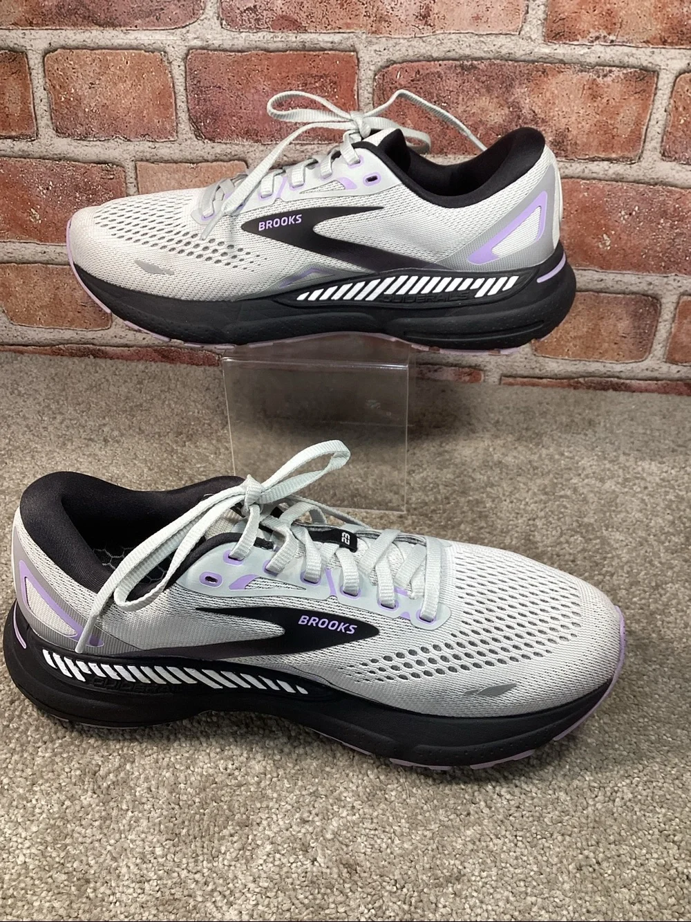 Brooks Adrenaline GTS 23 women’s running shoes sneakers size 8.5